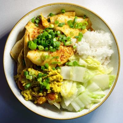 Biang Biang z tofu i pomidorami